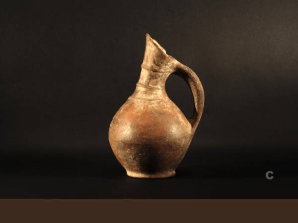 Brocca askoide. Ceramica. Prima età del Ferro. Sinis.